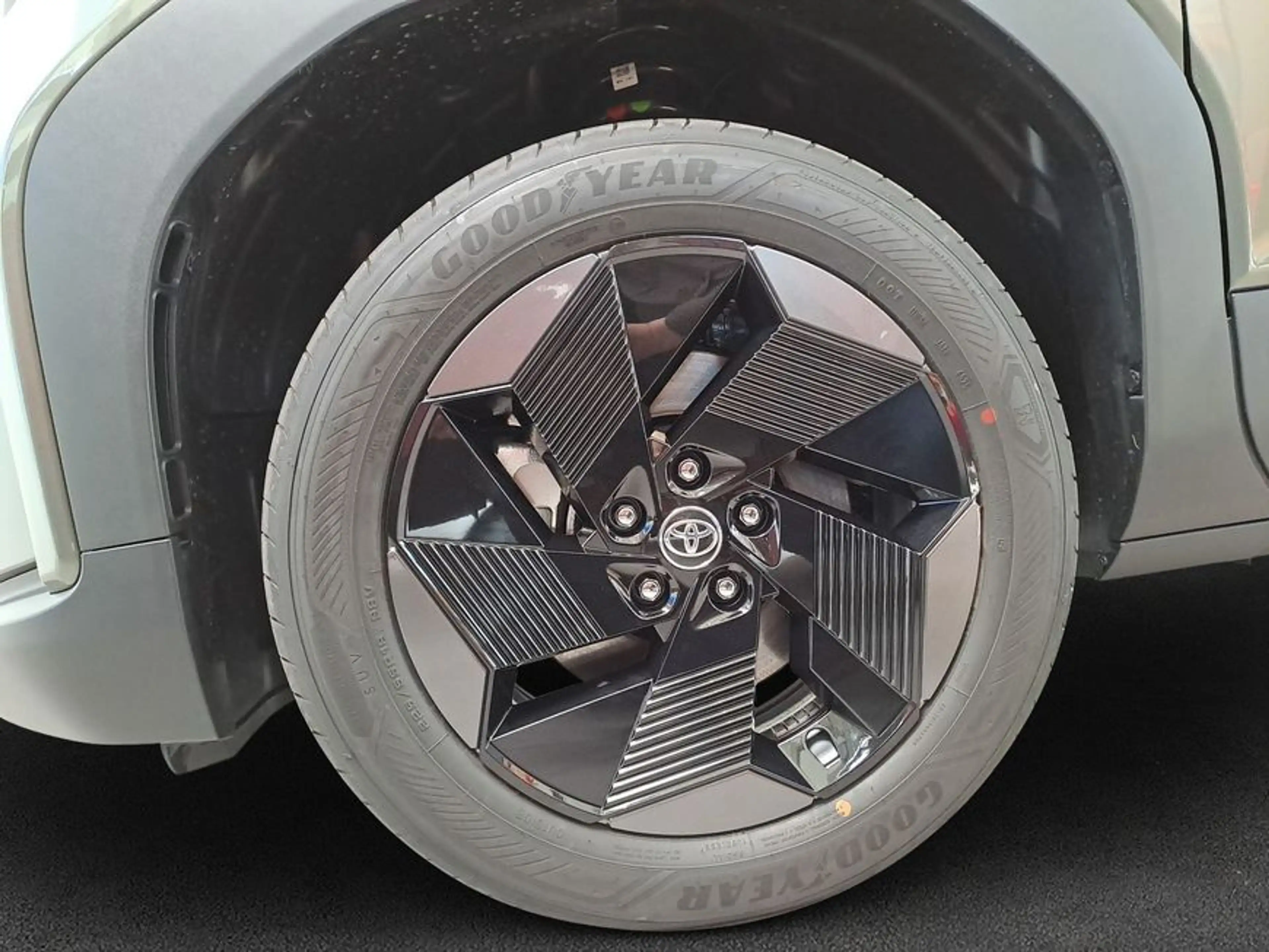 Toyota Urban Cruiser 61kWh Teamplayer 128 kW, 5-türig (St — photo 8