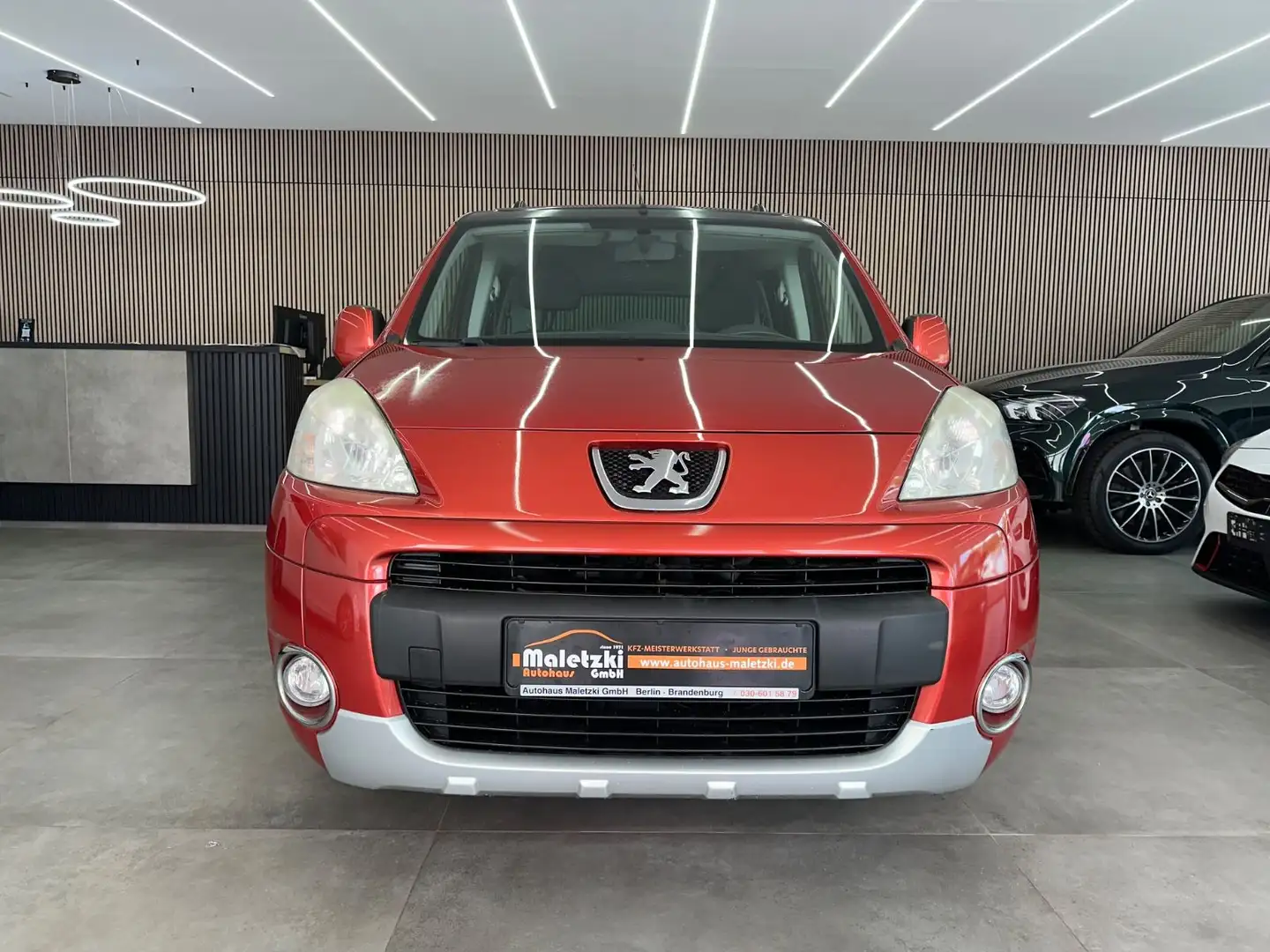 Peugeot Partner 1.6 Tepee Family*Klima*PDC*Panorama*1.Hd Czerwony - 2