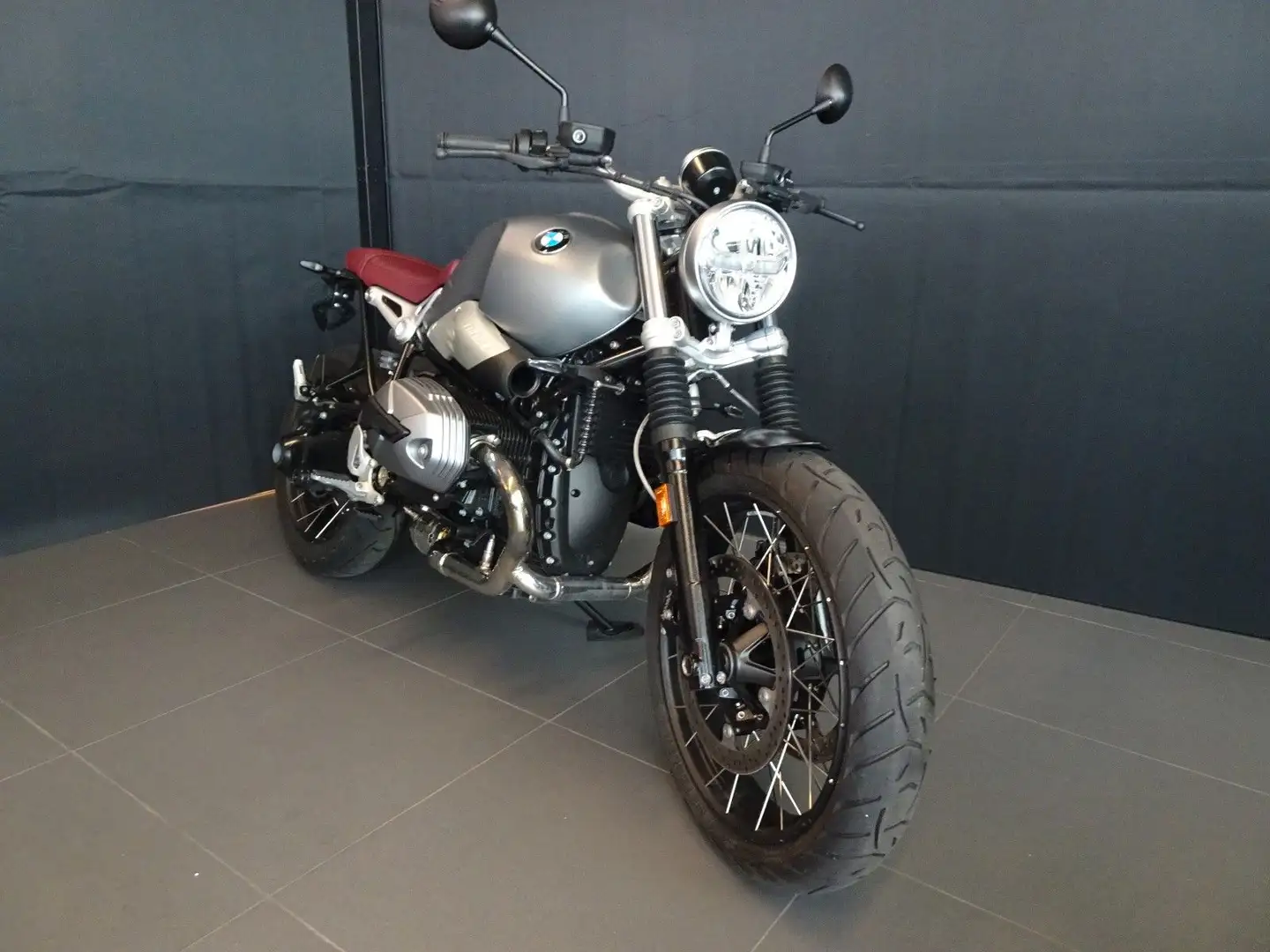 BMW R nineT Scrambler Akrapovic Grigio - 2
