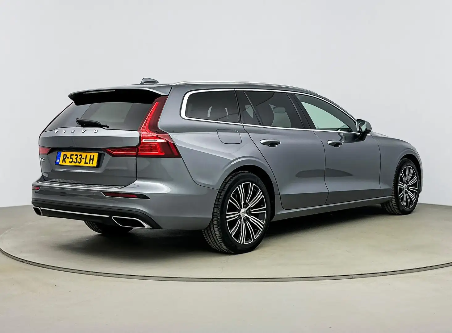 Volvo V60 2.0 B3 Inscription Aut. | Lage km-stand! | Leer | Grey - 2