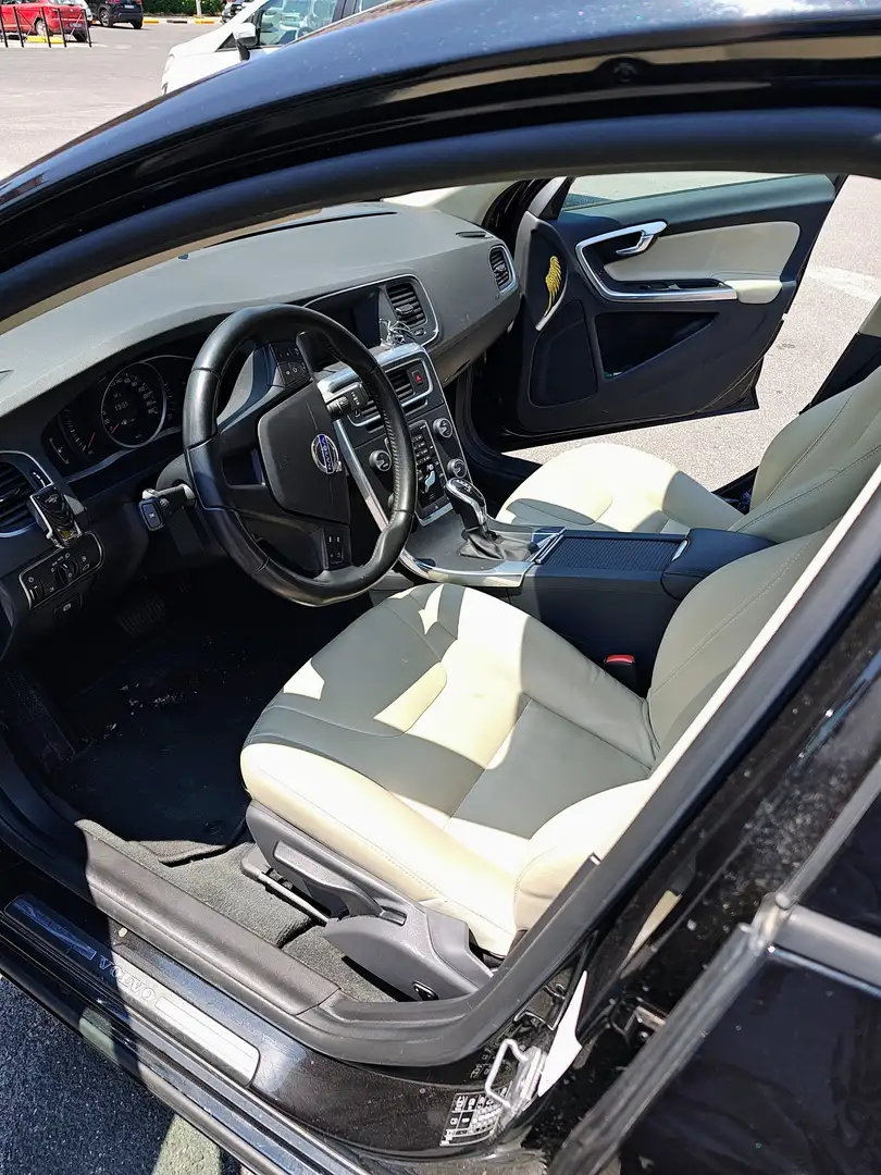 Volvo S60 S60 II 20142.0 d4 Kinetic 190cv geartronic Nero - 1