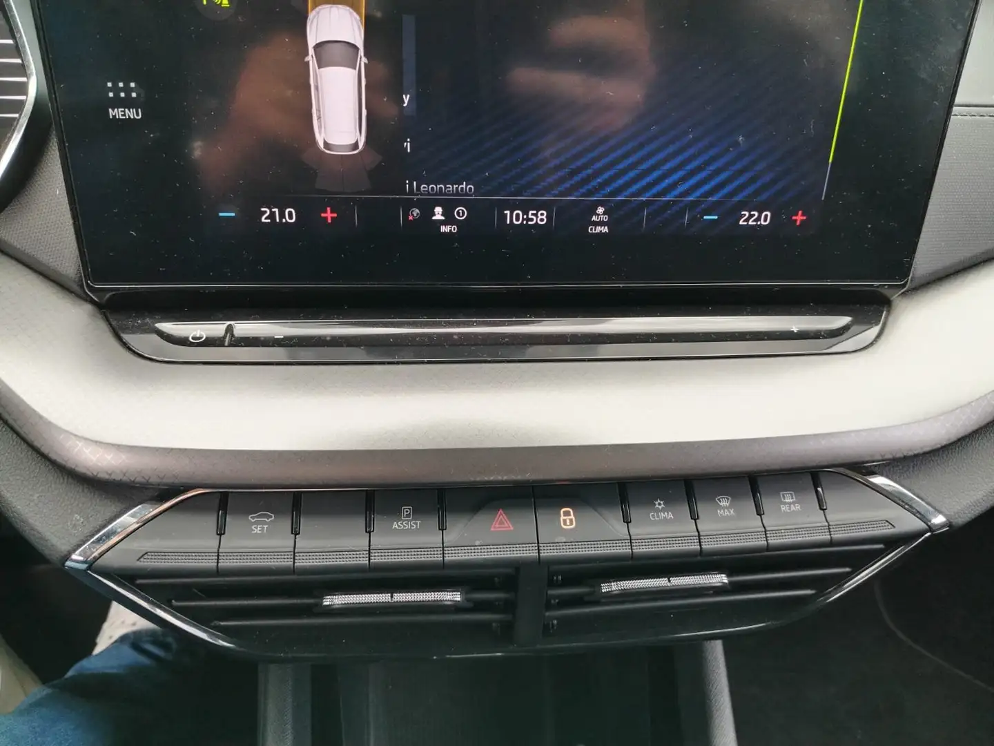 Skoda Octavia Octavia IV Wagon 2.0 tdi evo Executive 150cv dsg Серебристый - 2