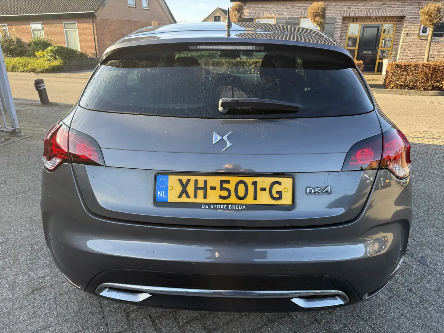 DS Automobiles DS 4 PureTech Chic clima /navi/xenon Gris - 2