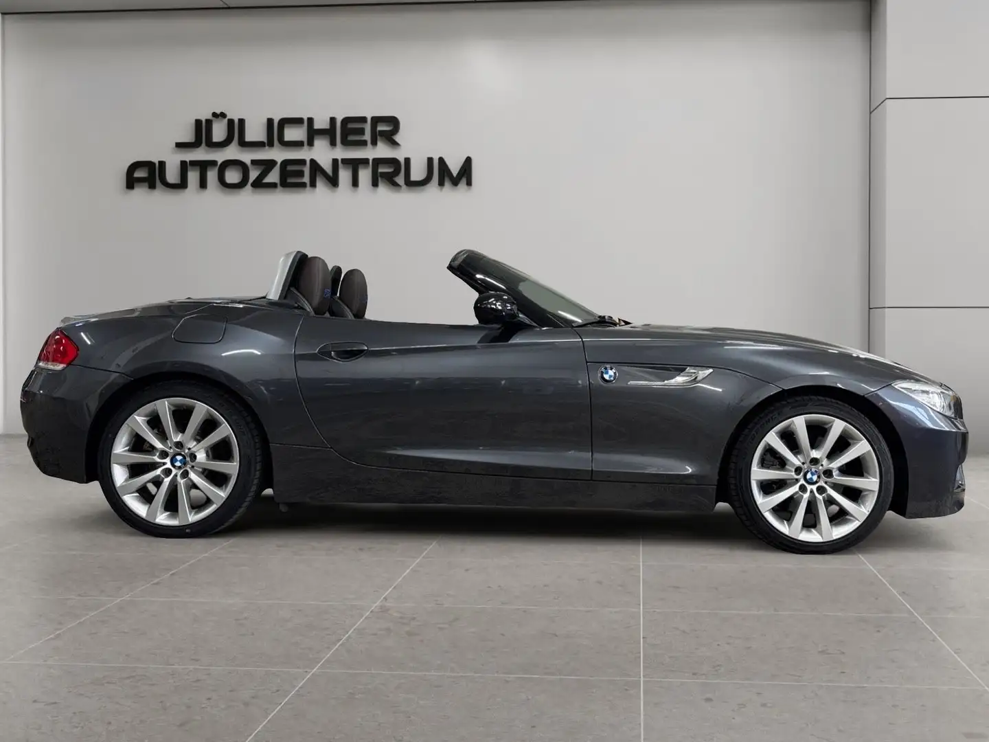 BMW Z4 Roadster sDrive 28i Aut., M-Sportpaket Grau - 2