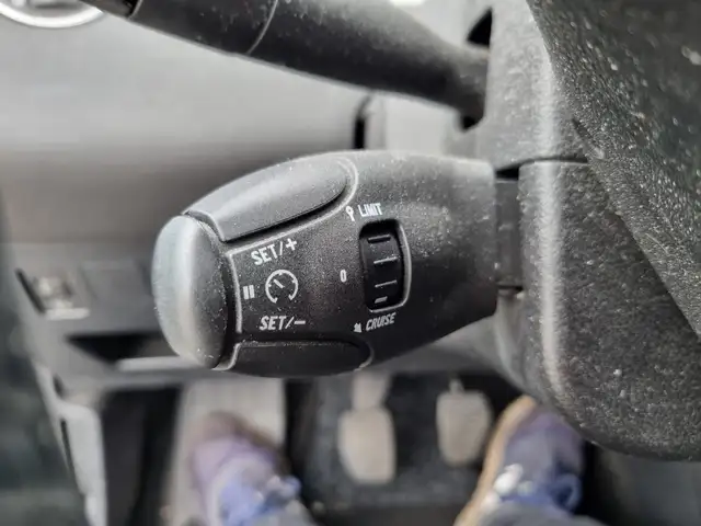 Peugeot 308 view 11