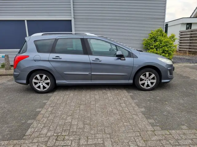 Peugeot 308 view 9