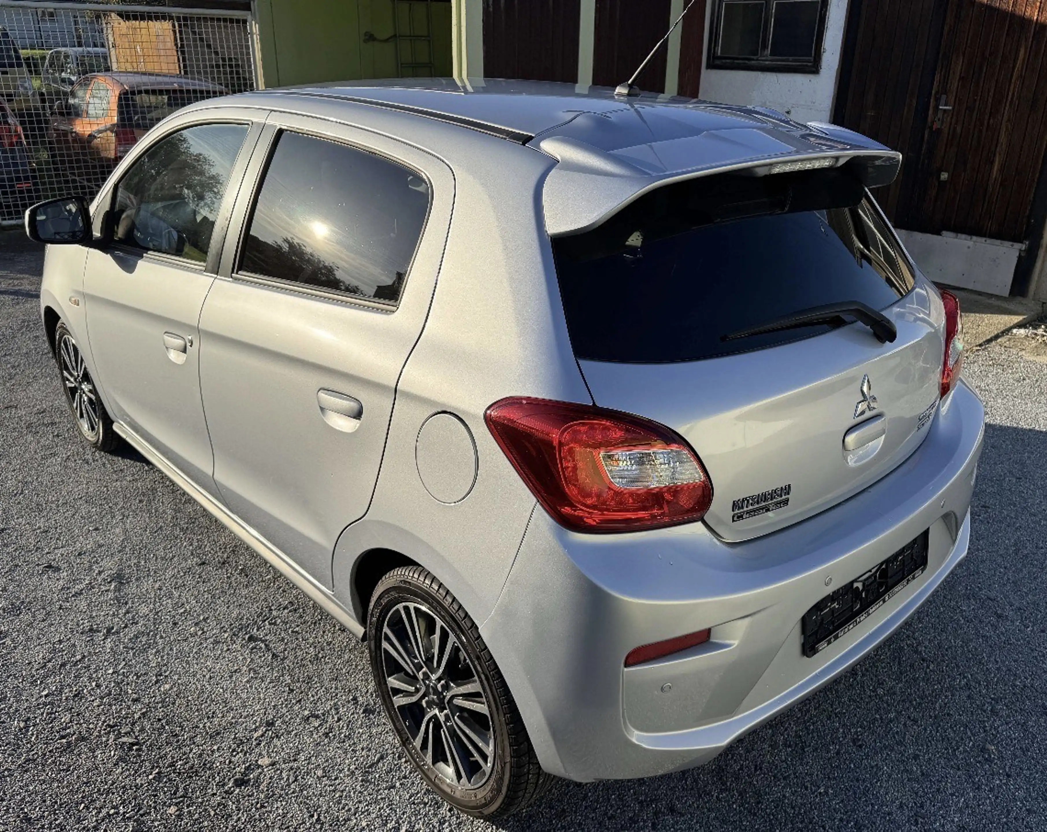 Mitsubishi Space Star Edition 100, Navi, Alu, Spoiler — photo 3