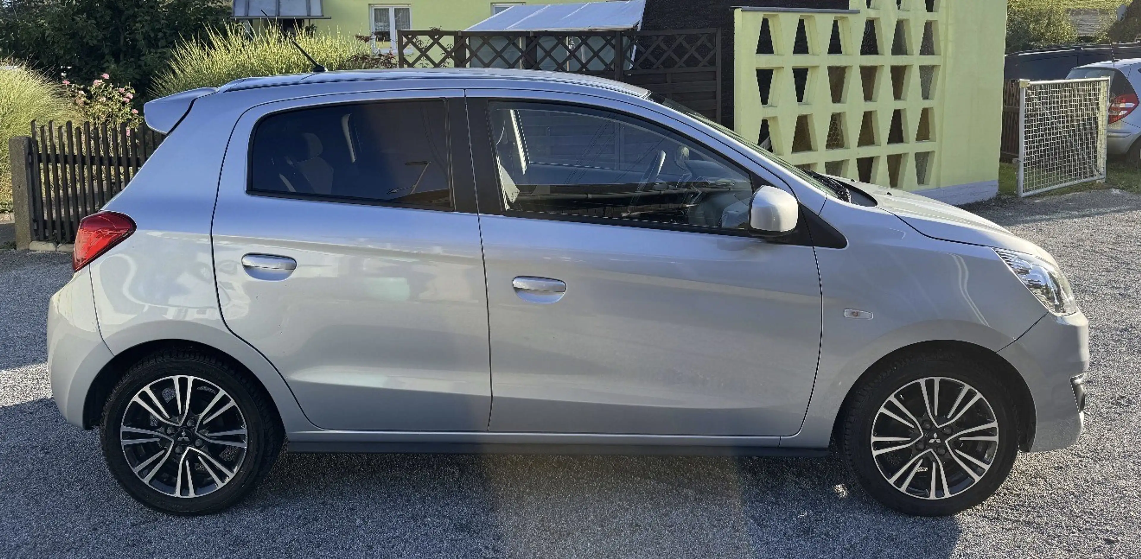 Mitsubishi Space Star Edition 100, Navi, Alu, Spoiler — photo 10