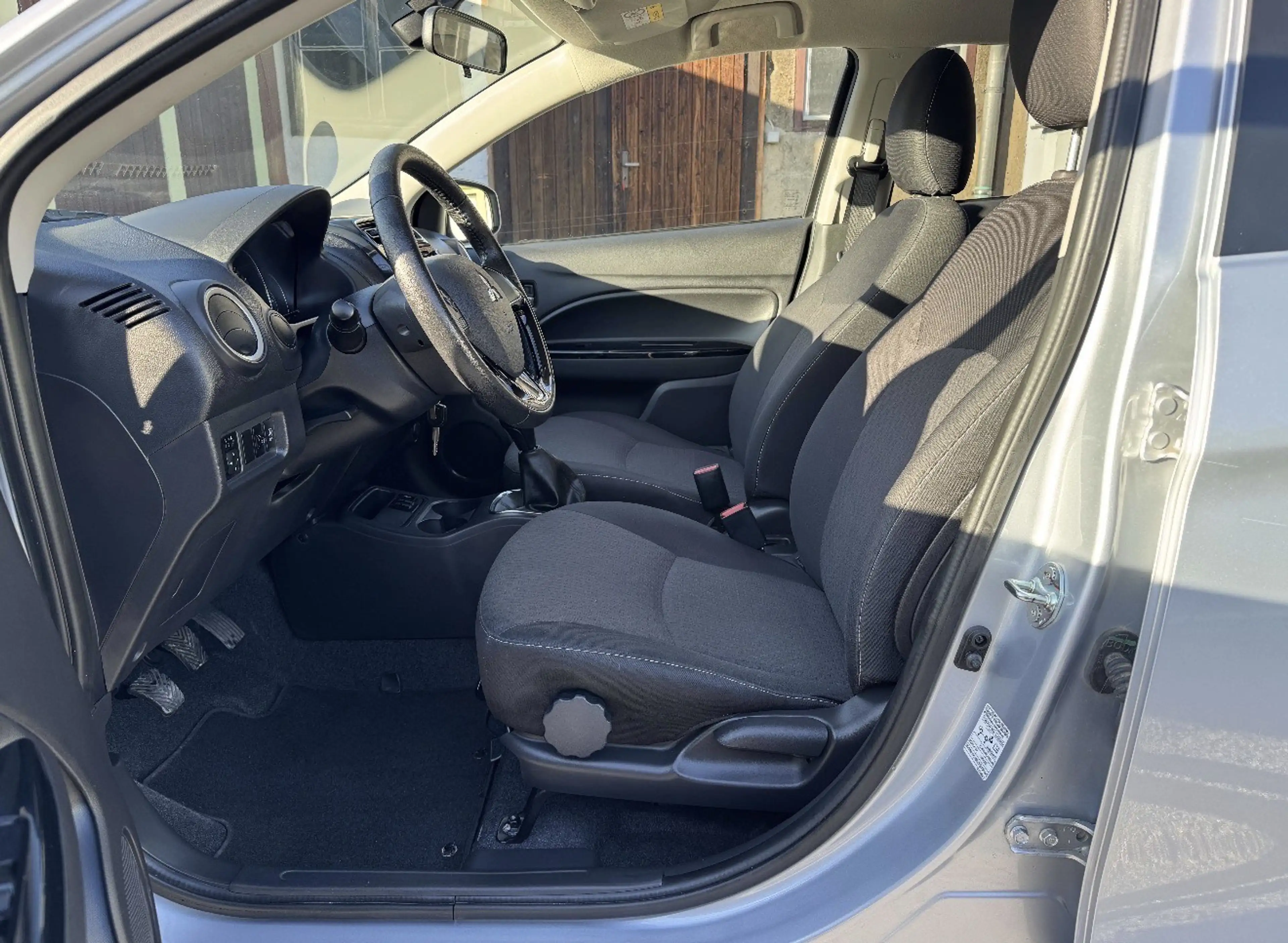 Mitsubishi Space Star Edition 100, Navi, Alu, Spoiler — photo 6