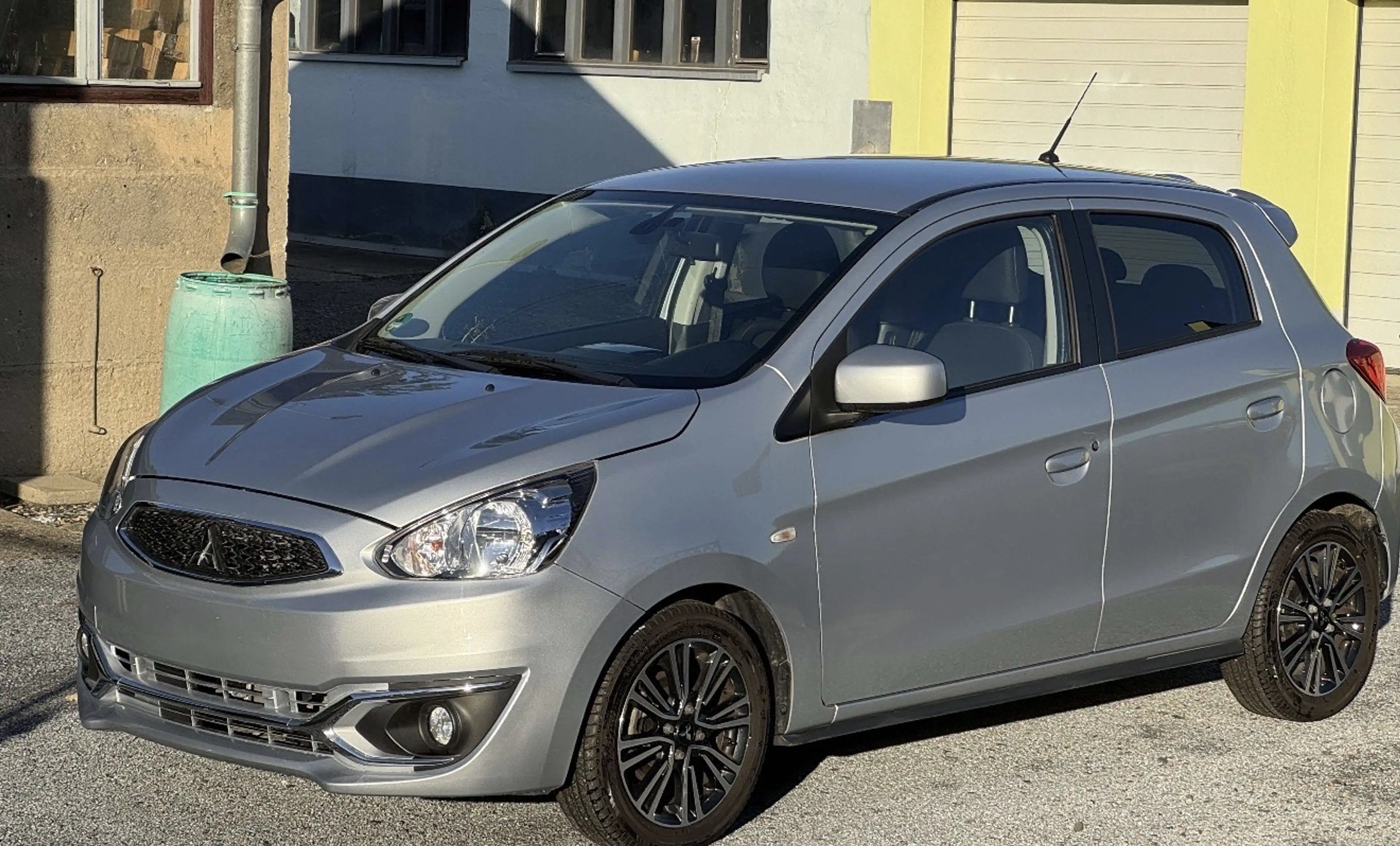 Mitsubishi Space Star Edition 100, Navi, Alu, Spoiler