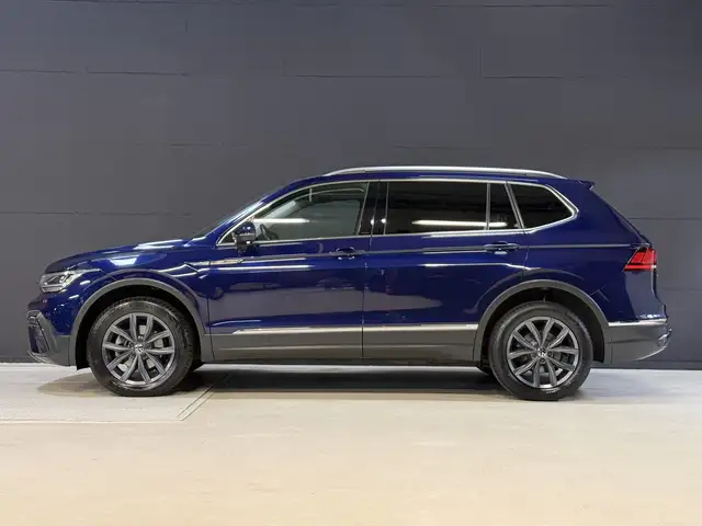 Volkswagen Tiguan Allspace view 3