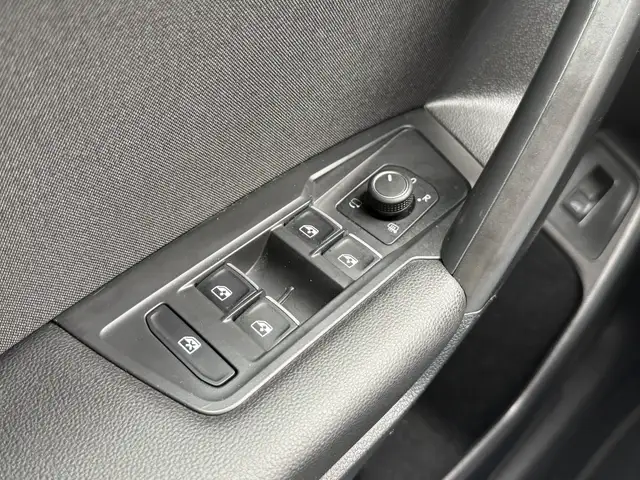 Volkswagen Tiguan Allspace view 21