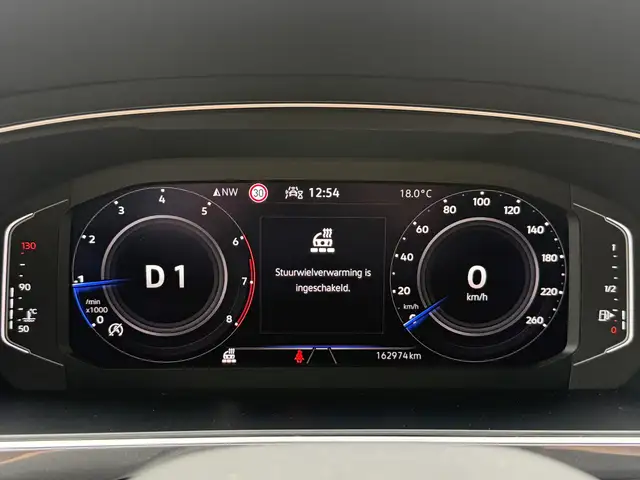 Volkswagen Tiguan Allspace view 25