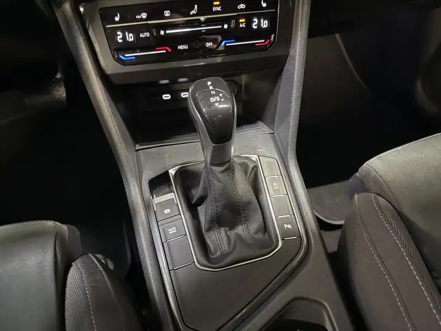 Volkswagen Tiguan Allspace view 16