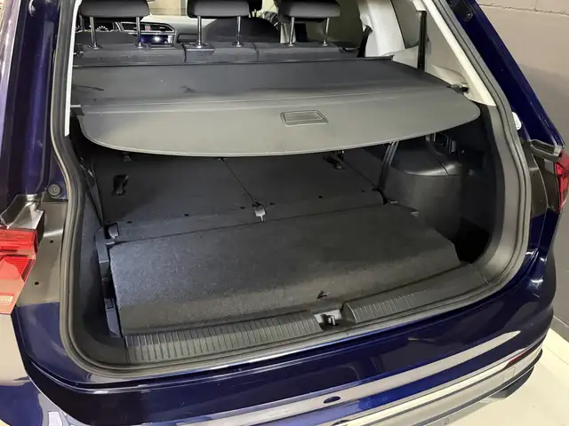 Volkswagen Tiguan Allspace view 11