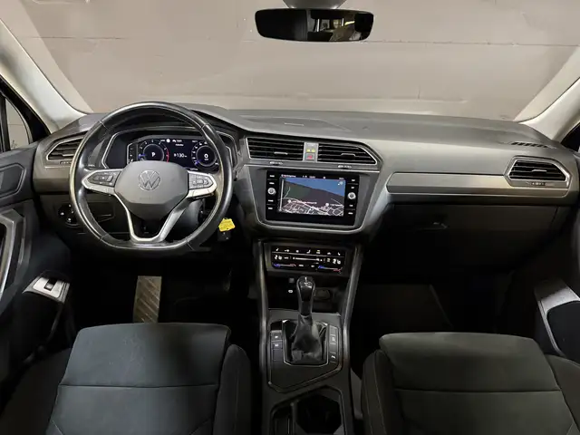 Volkswagen Tiguan Allspace view 2