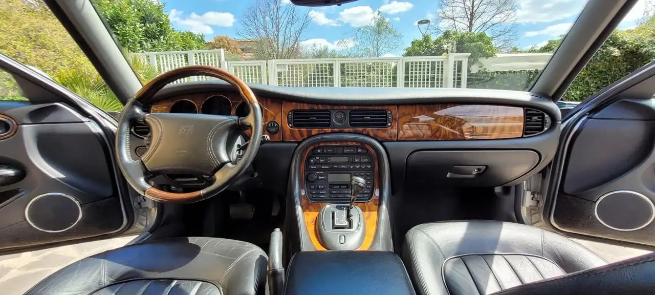 Jaguar XJ 4.0 V8 Daimler Super sovralimentata, foto 2