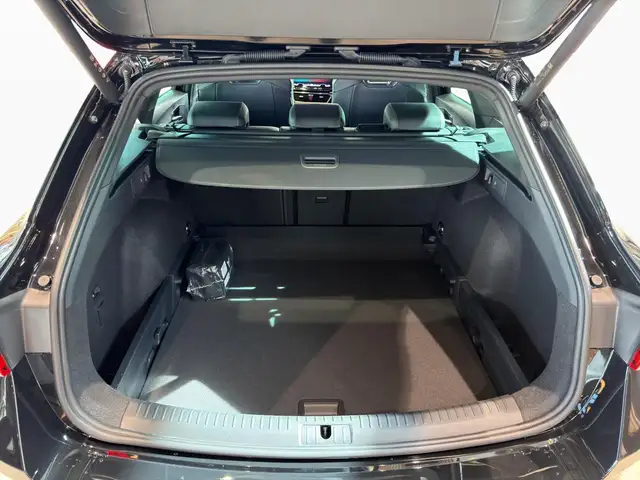Cupra Leon view 12