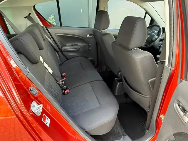 Suzuki Splash view 13