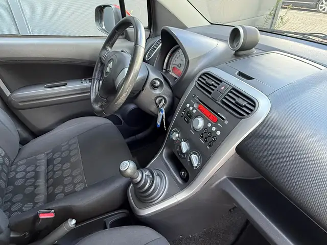 Suzuki Splash view 11