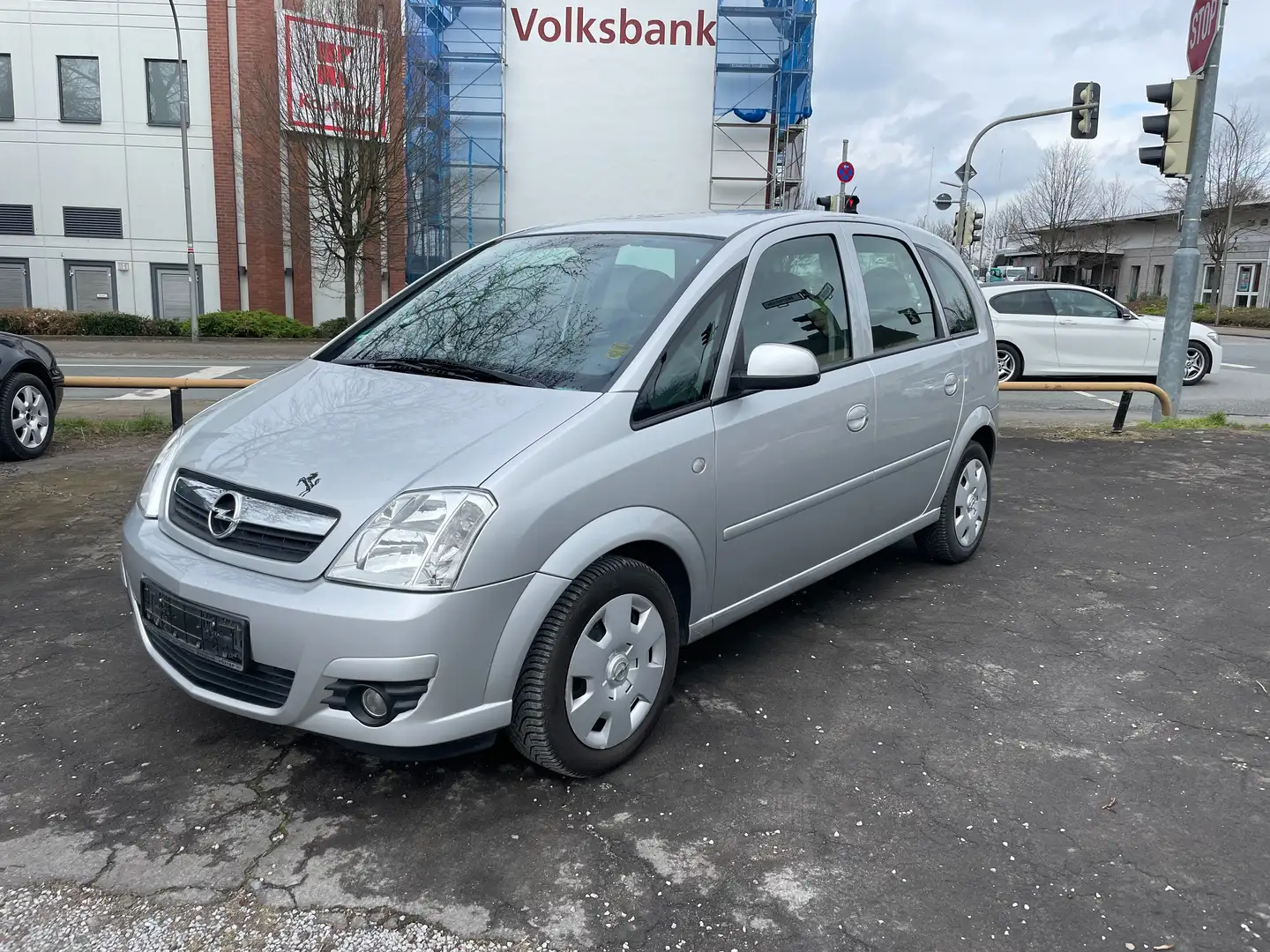 Opel Meriva 1.6 16V Edition 2-Hand*SZH*TEMPOMAT* Silber - 1