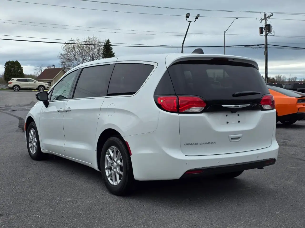 Chrysler Grand Caravan снимка Chrysler Grand Caravan