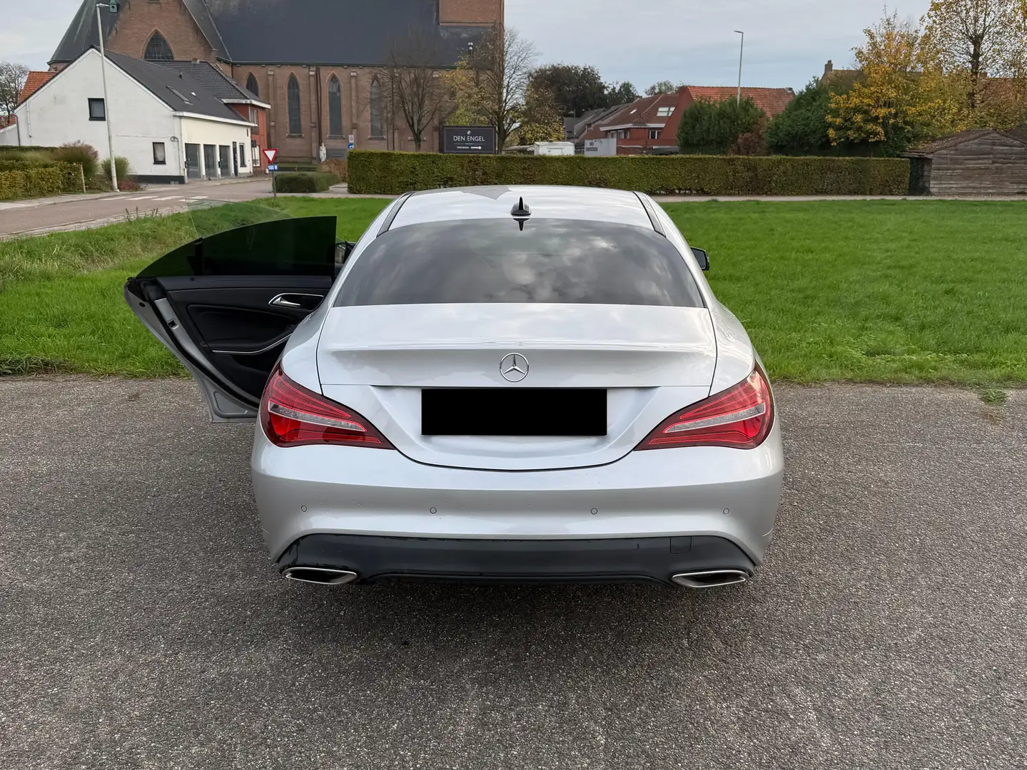 Mercedes-Benz CLA 180 CLA Shooting Brake 180 d 7G-DCT Argintiu - 2