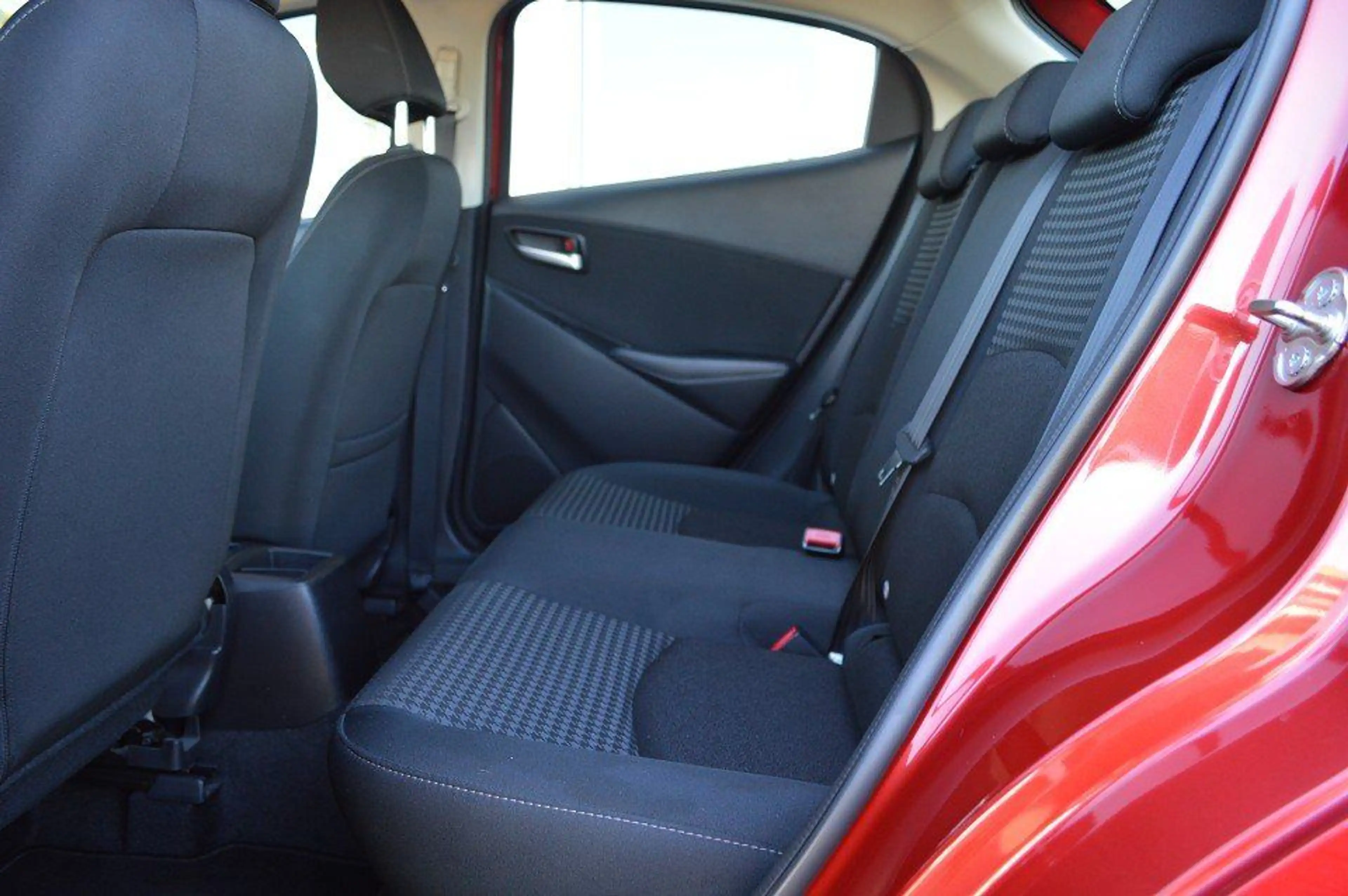 Mazda 2 SKYACTIV-G 75 55 kW (75 PS) 2 SKYACTIV-G 75 55 — photo 11