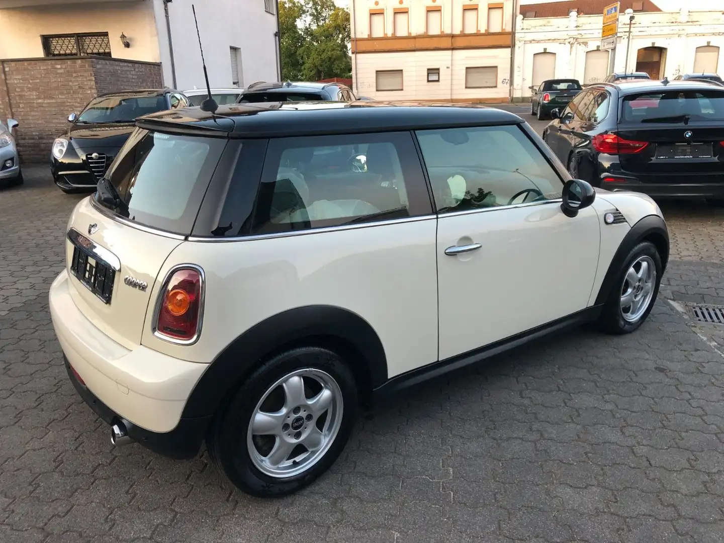 MINI Cooper 1.6 Chrome Line Panoramadach Weiß - 2