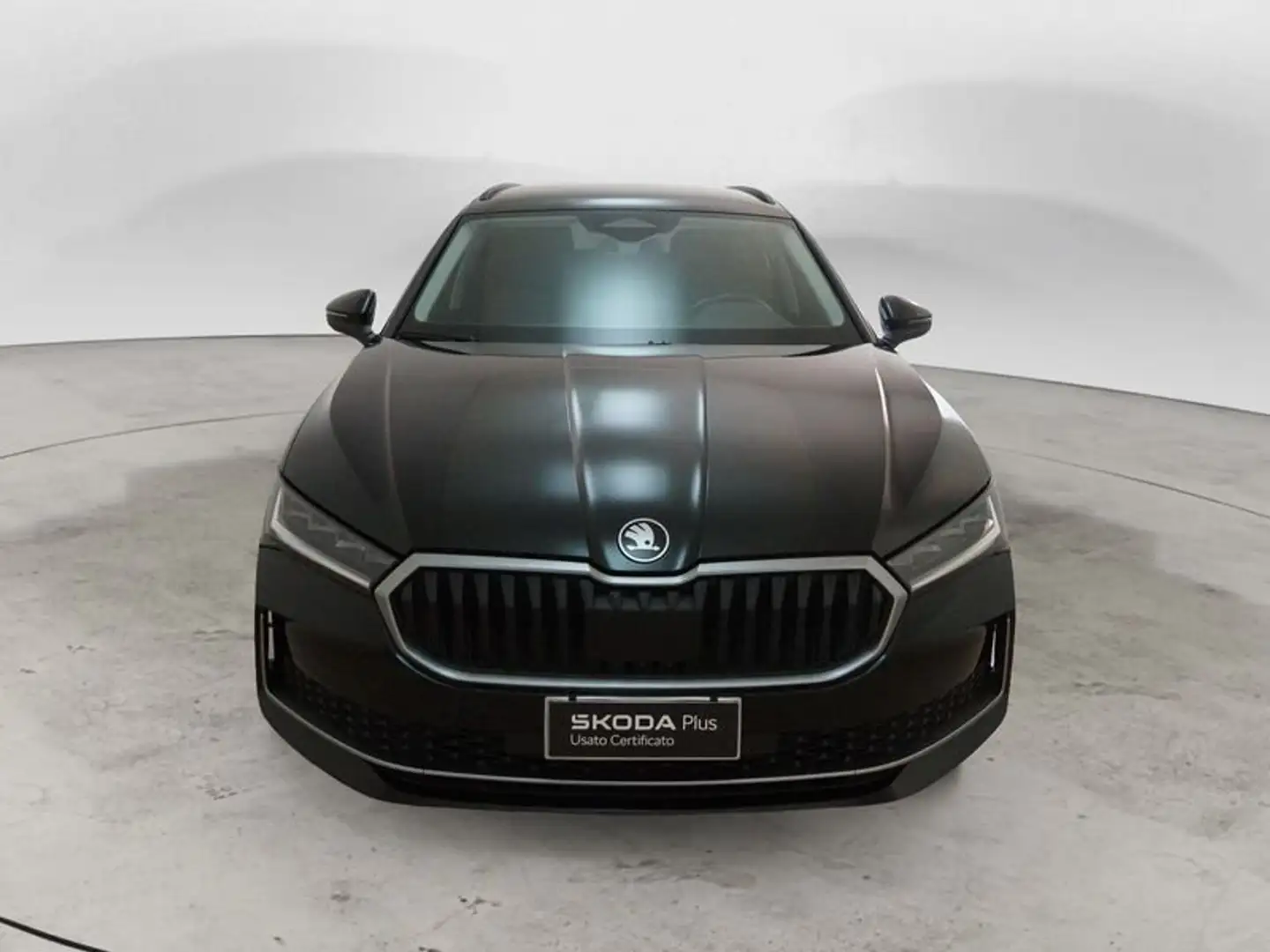 Skoda Superb 2.0 TDI DSG Wagon Selection Czarny - 2