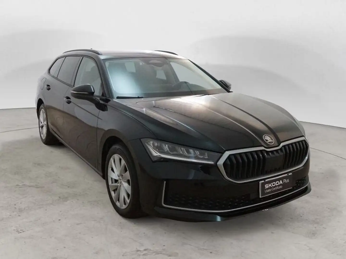 Skoda Superb 2.0 TDI DSG Wagon Selection Czarny - 1
