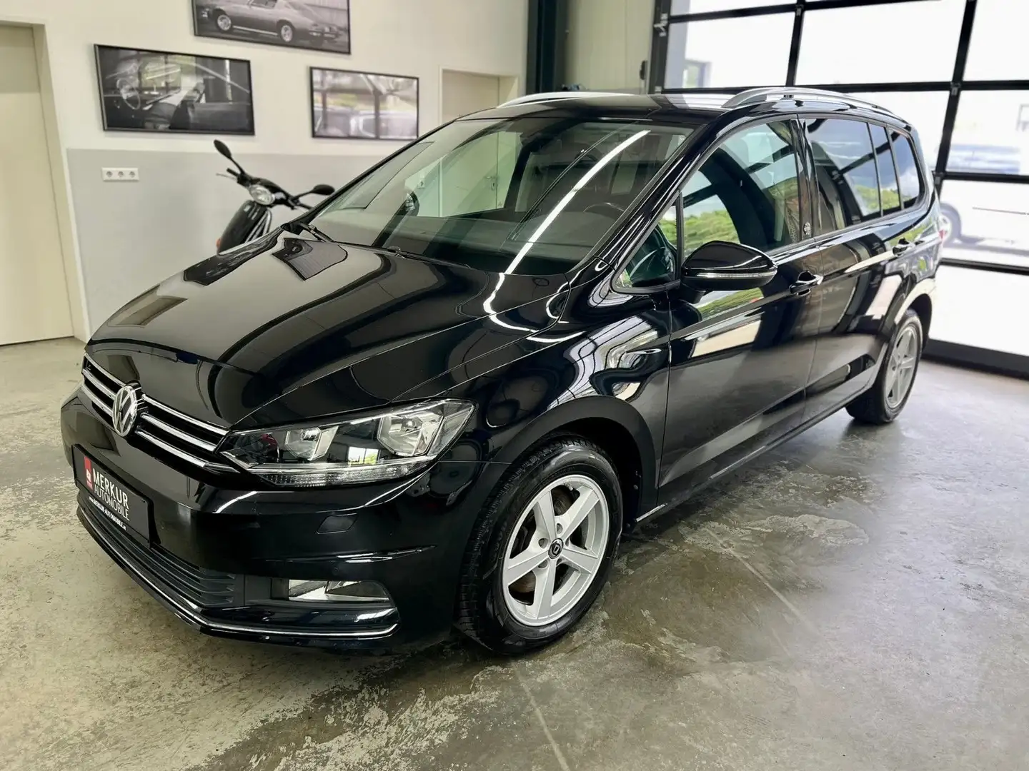 Volkswagen Touran 1.4 TSI Sound+ACC+Navi+AppConnect+PDC+SHZ Schwarz - 1