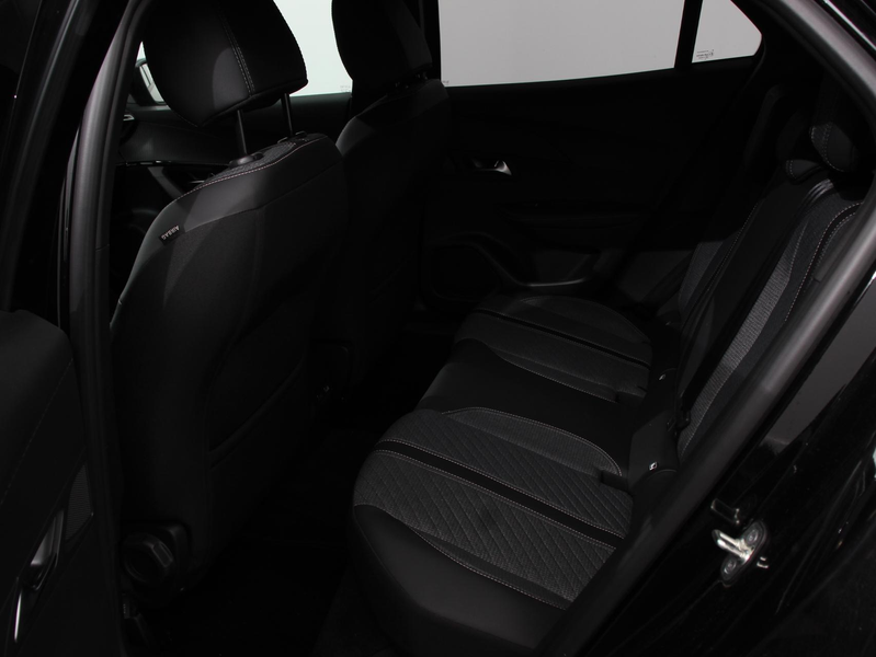 Peugeot e-2008 EV Allure 50 kWh Navigatie Apple Carplay/Android A — photo 12