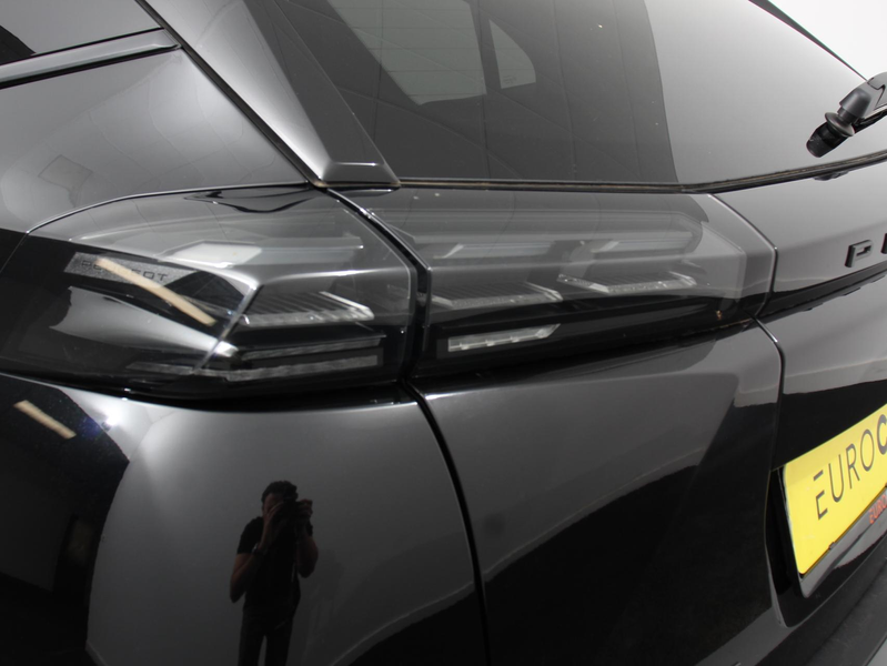 Peugeot e-2008 EV Allure 50 kWh Navigatie Apple Carplay/Android A — photo 11
