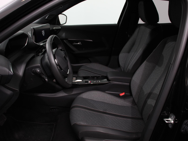 Peugeot e-2008 EV Allure 50 kWh Navigatie Apple Carplay/Android A — photo 13