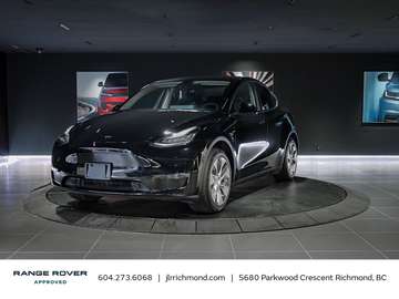 Standard Range Plus | RWD | Glass Roof | Navigation | Bluetooth | Heated Seats | Heated Steering