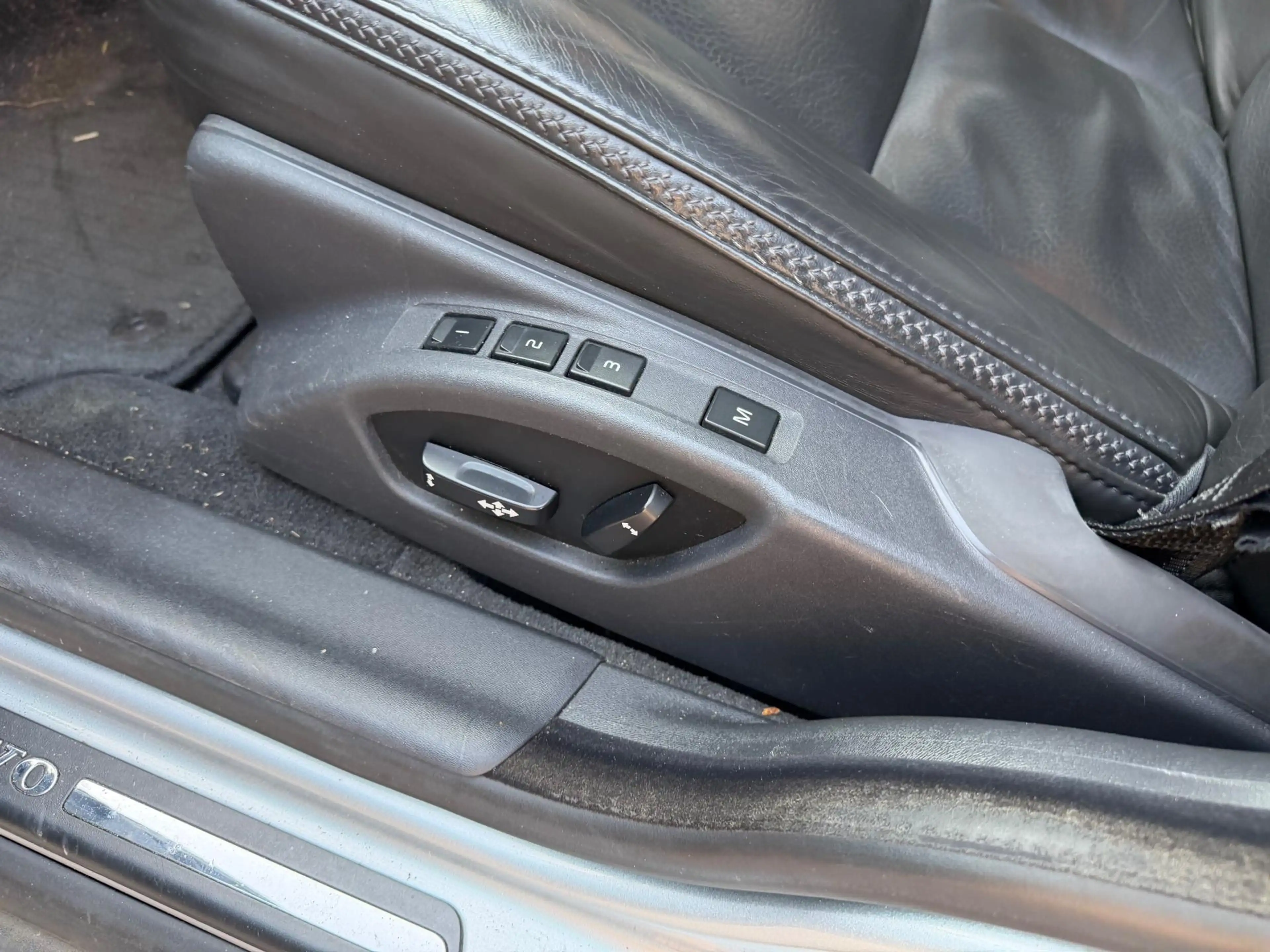 Volvo XC70 2.4 D5 4x4 Pano Leer Navi Automaat — photo 12
