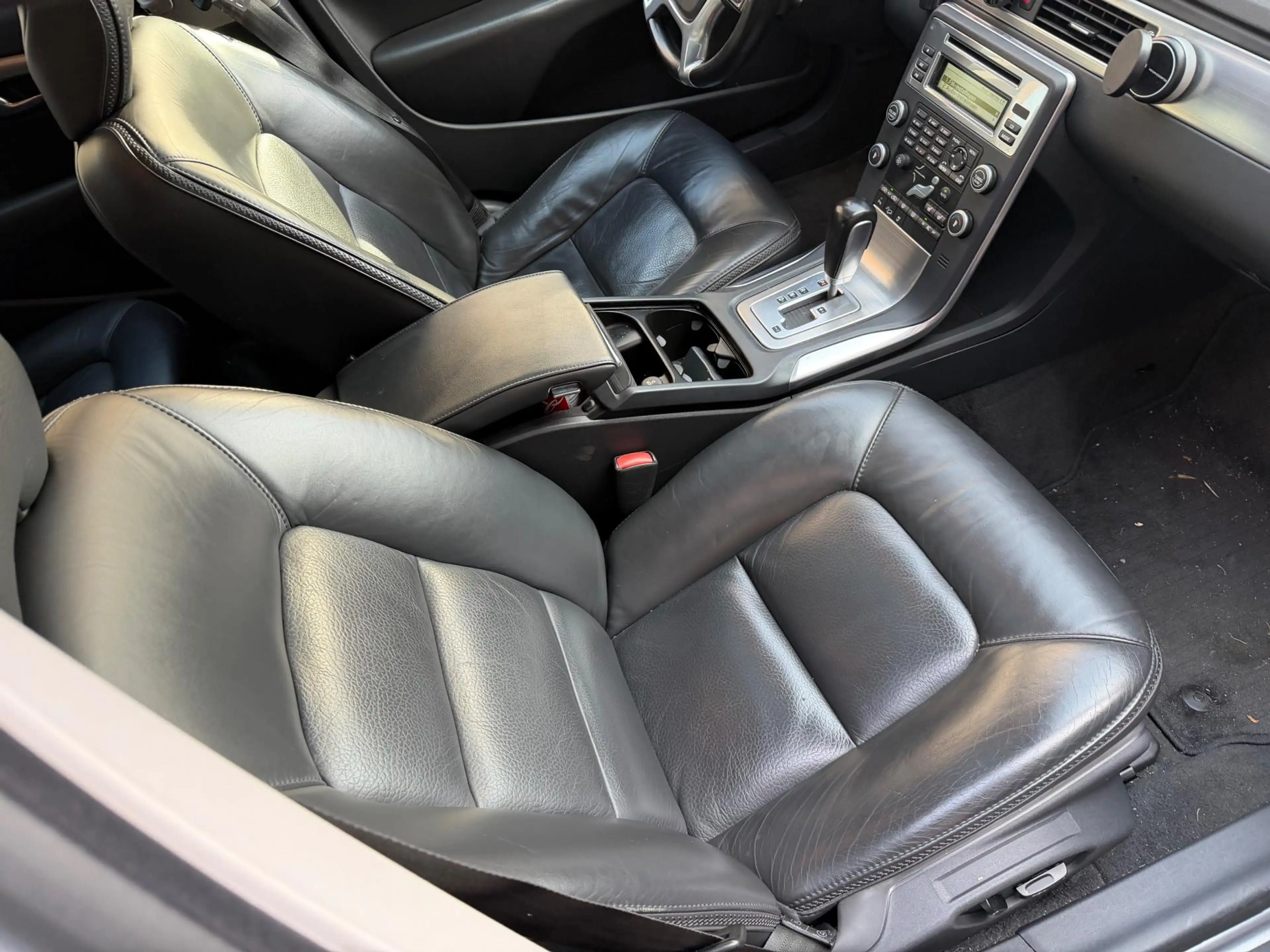 Volvo XC70 2.4 D5 4x4 Pano Leer Navi Automaat — photo 9