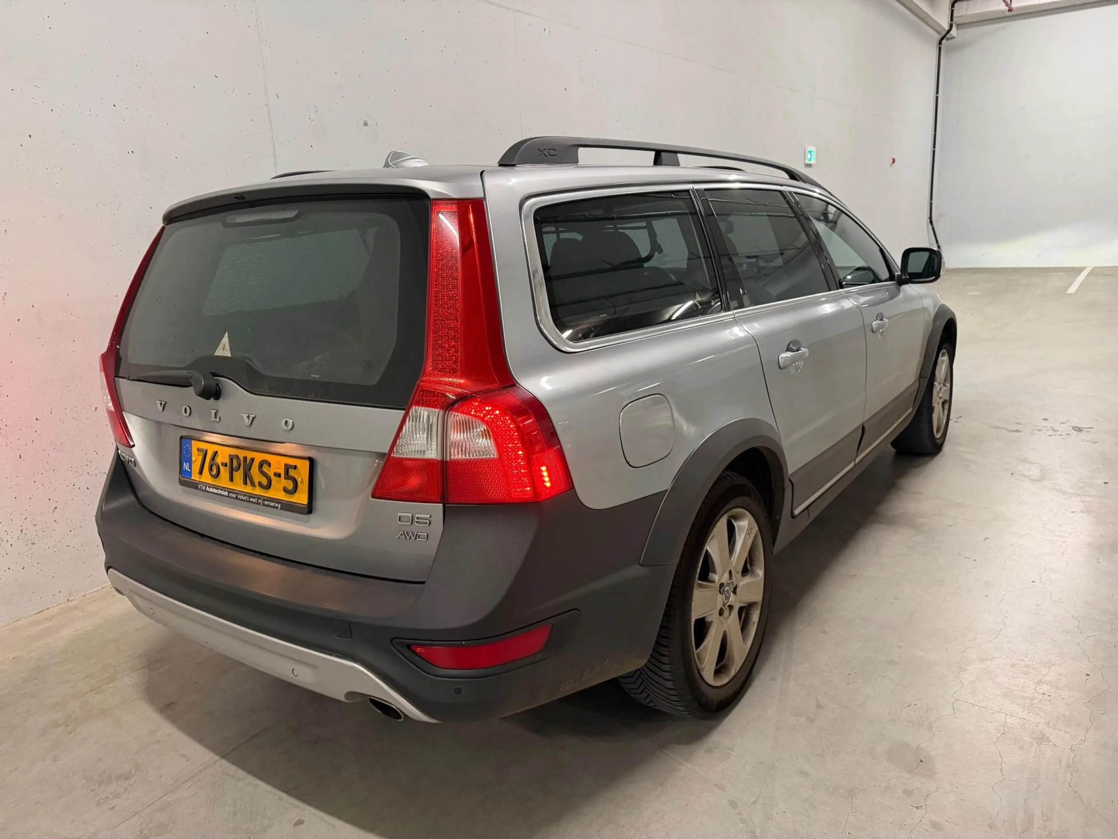 Volvo XC70 2.4 D5 4x4 Pano Leer Navi Automaat — photo 2
