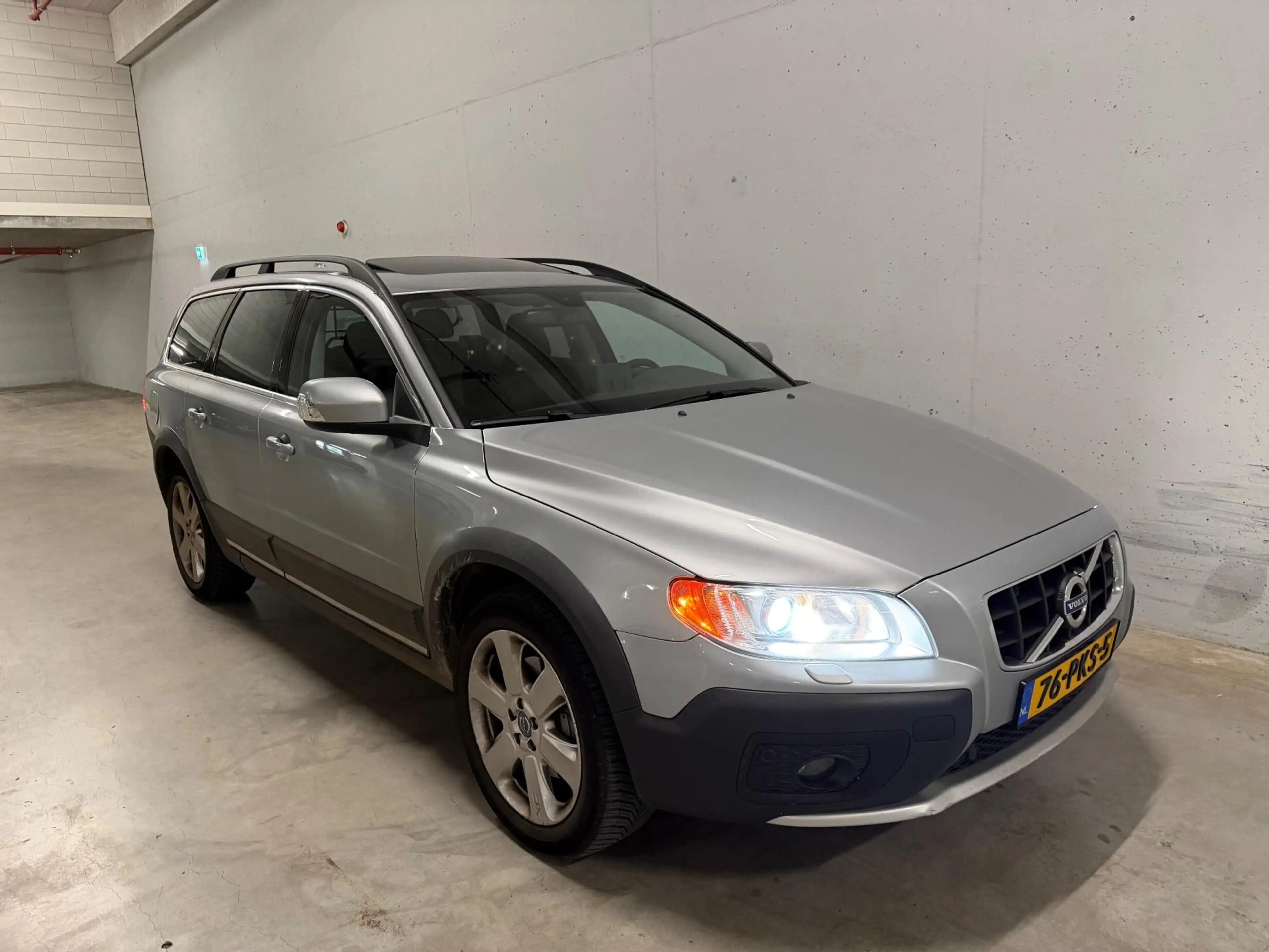 Volvo XC70 2.4 D5 4x4 Pano Leer Navi Automaat — photo 3