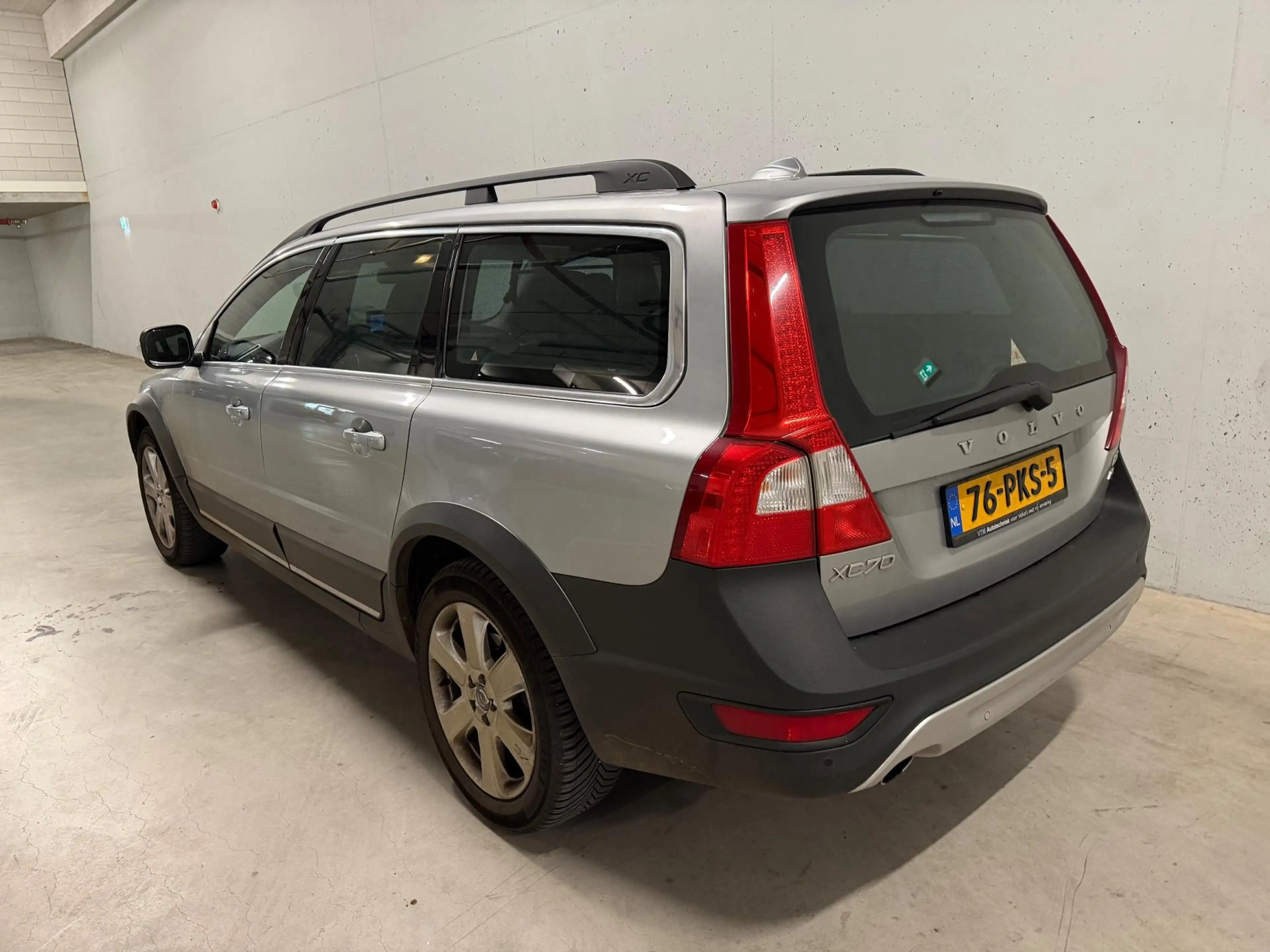 Volvo XC70 2.4 D5 4x4 Pano Leer Navi Automaat — photo 6