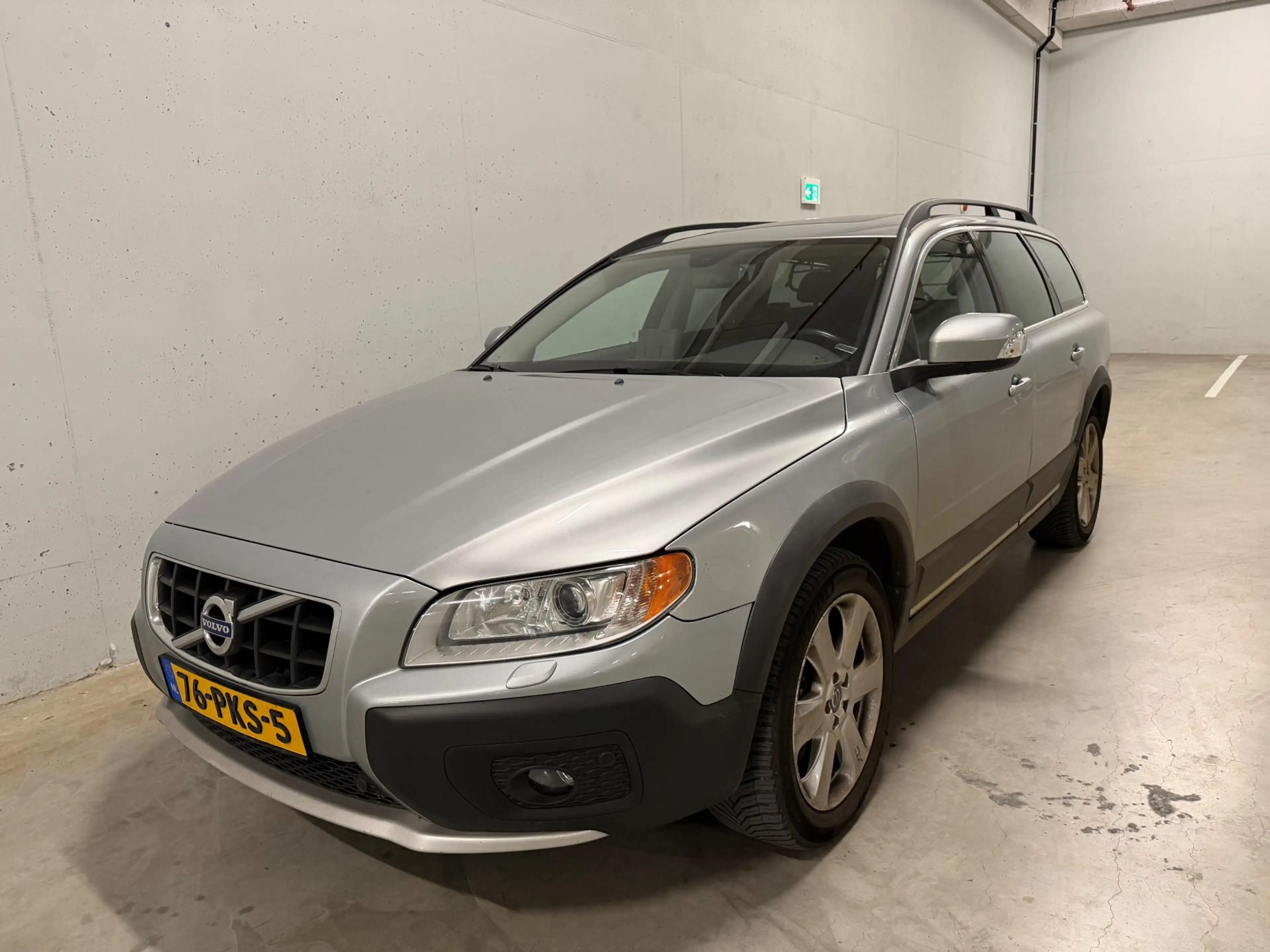 Volvo XC70 2.4 D5 4x4 Pano Leer Navi Automaat — photo 4