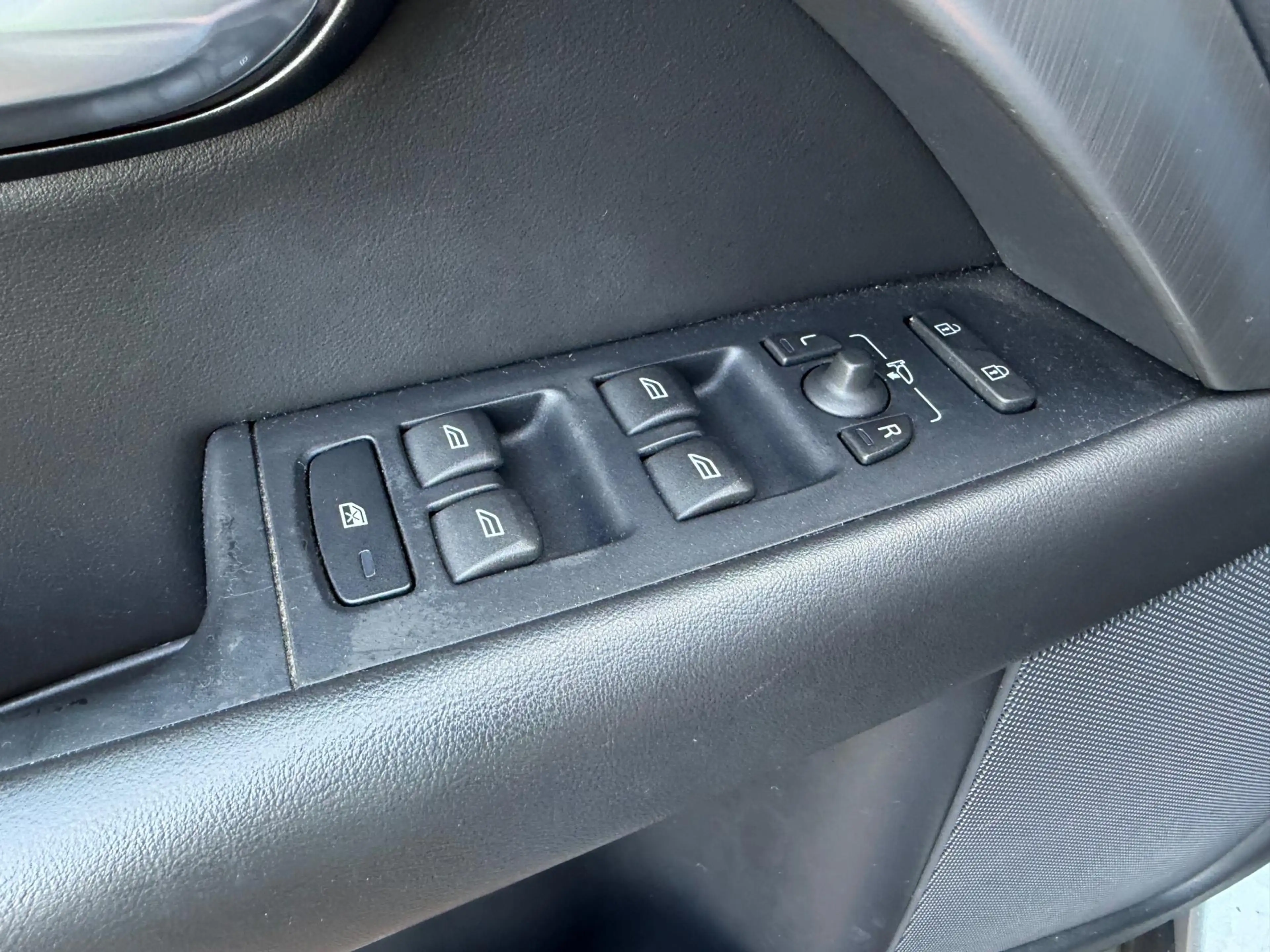 Volvo XC70 2.4 D5 4x4 Pano Leer Navi Automaat — photo 13