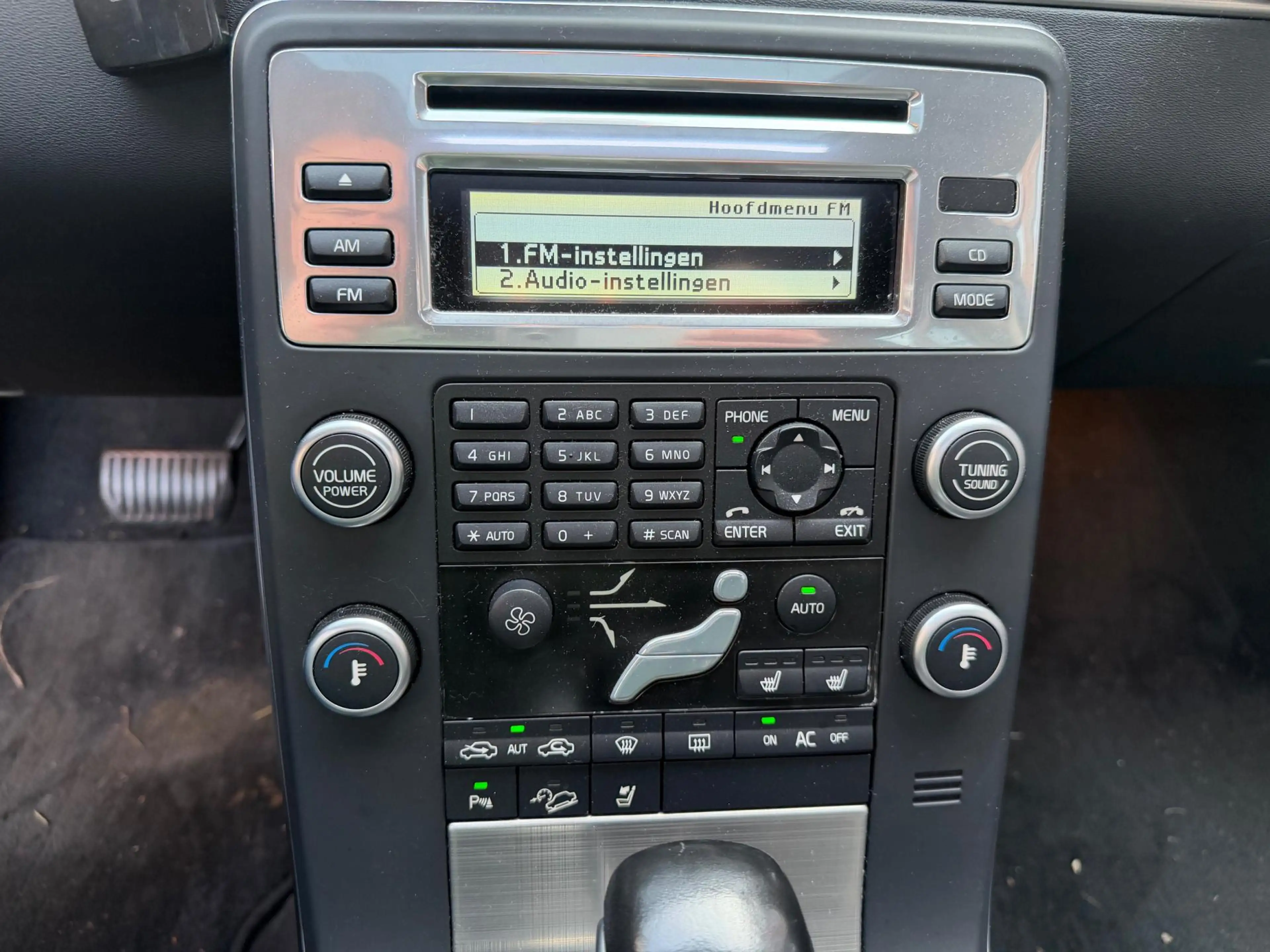 Volvo XC70 2.4 D5 4x4 Pano Leer Navi Automaat — photo 15