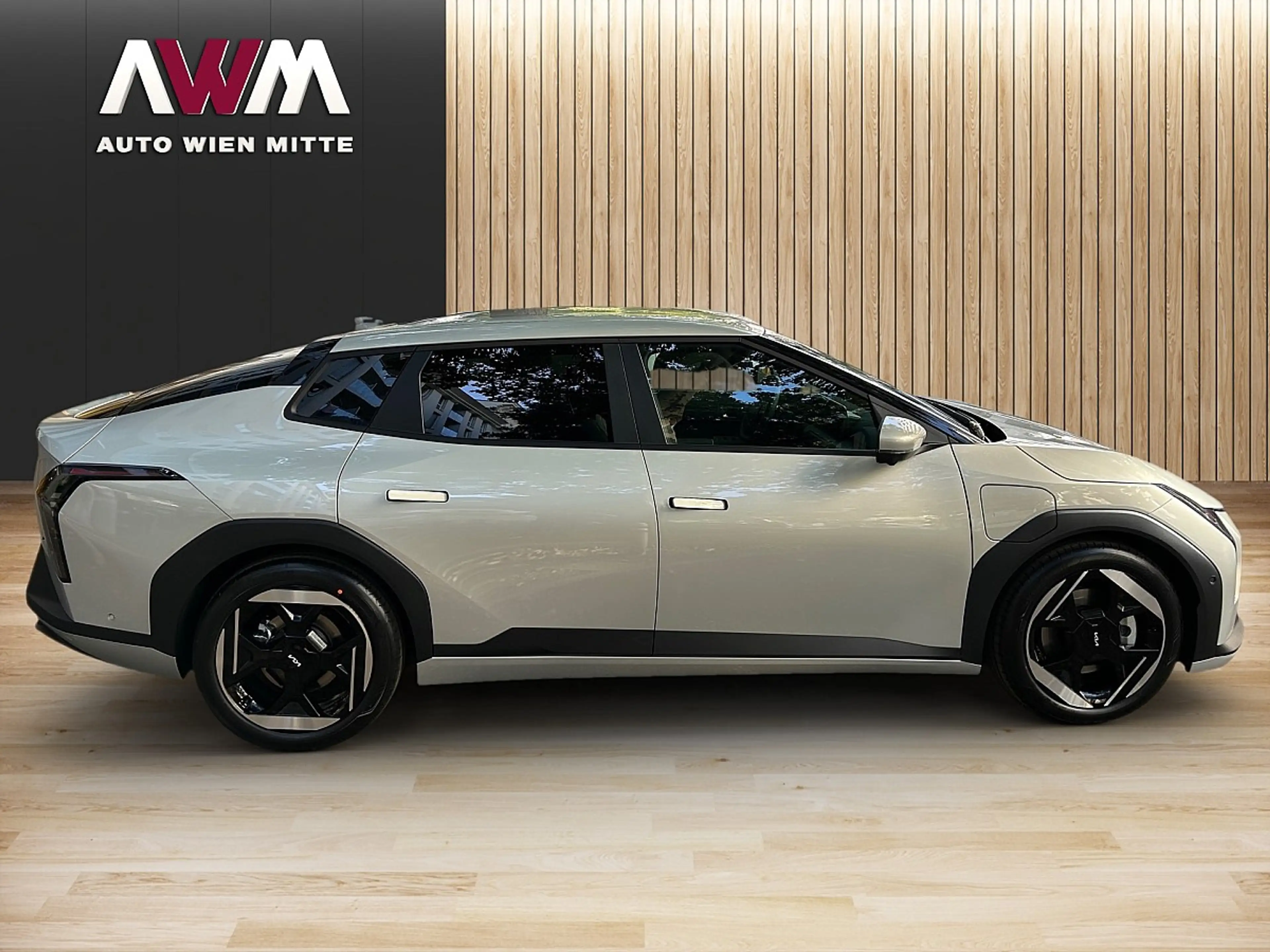 Kia EV4 SE FWD 81,4kWh Earth Plus — photo 3