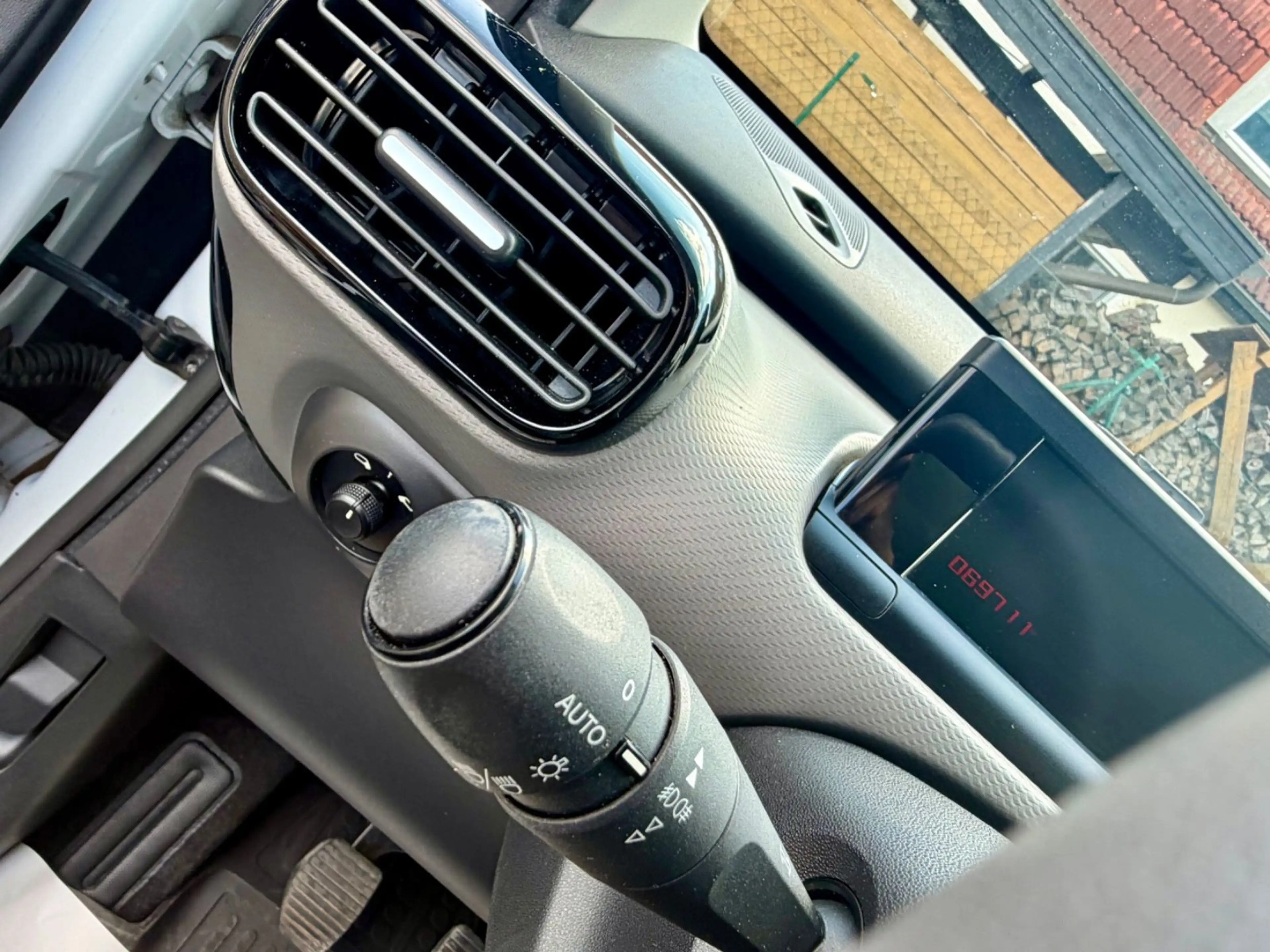 Citroen C4 Cactus Shine, Kamera, Navi, Pano, Allwetter — photo 14