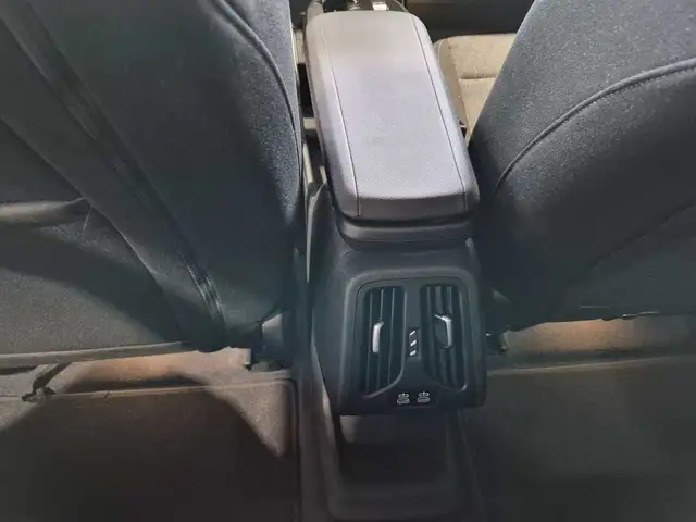 BMW Ix1 view 13
