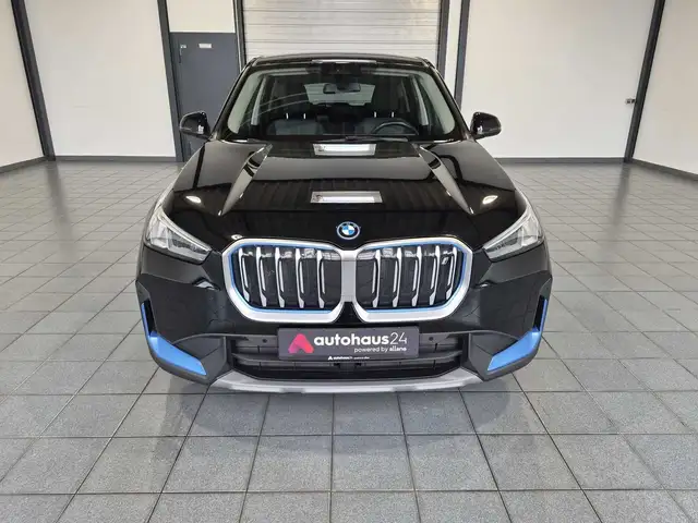 BMW Ix1 view 2