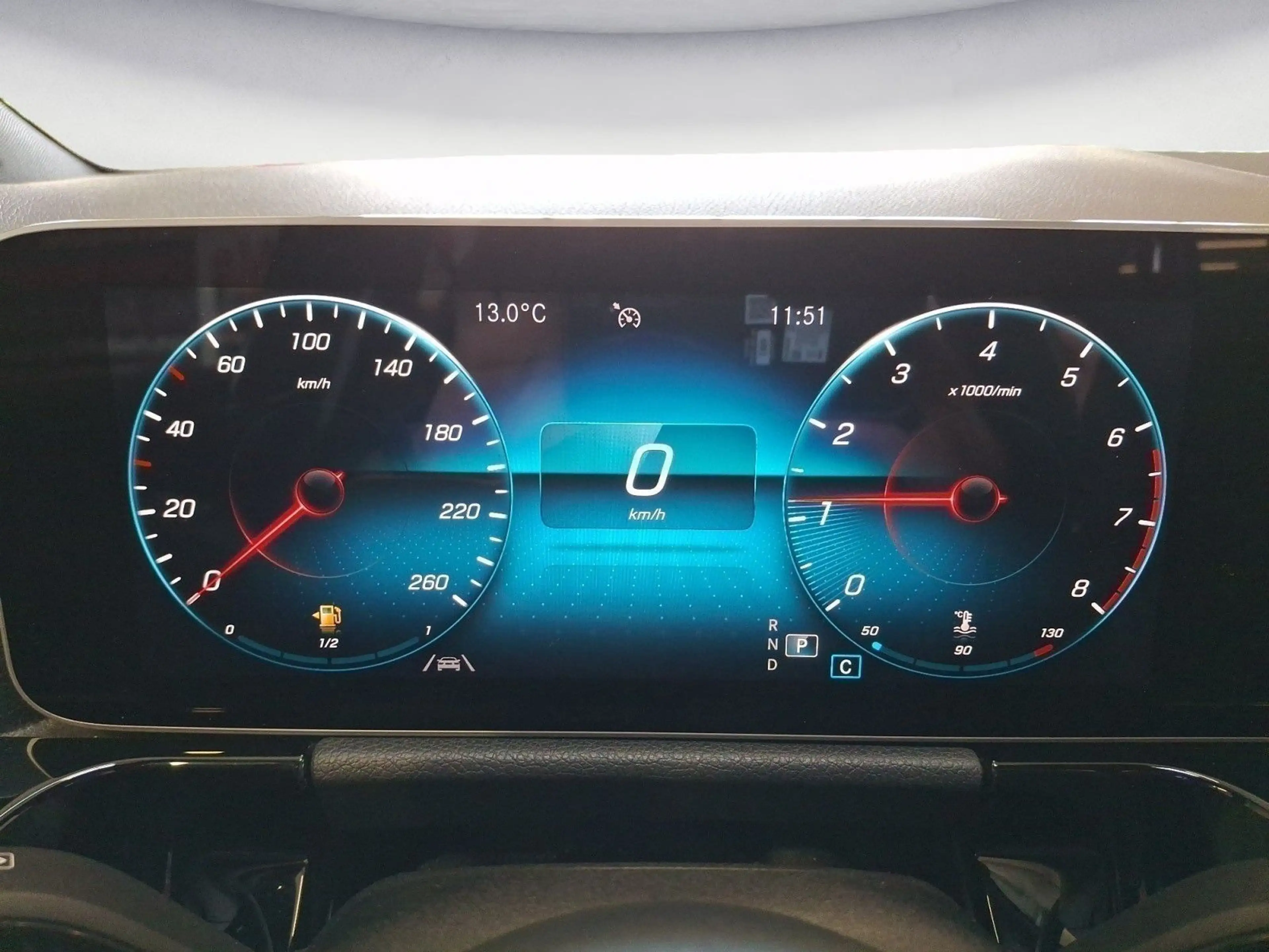 Mercedes-Benz B 200 7G NAVI*SHZ*LED*PDC*TEMPOMAT*KEYLESS-GO — photo 9