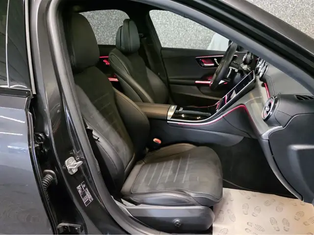 Mercedes-Benz C Class view 4